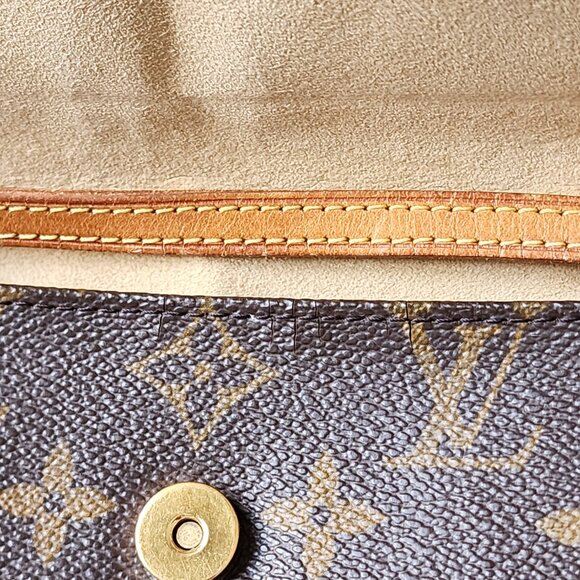 Authentic Vintage Louis Vuitton Twin Pochette PM Crossbody/Clutch (retired) - Picture 8 of 13